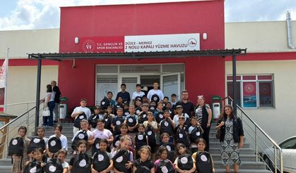 Roman çocuklara yüzme kursu başladı