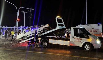 Duble yolda iki otomobil çarpıştı: 1’i ağır, 3 yaralı