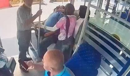 Halk otobüsünde fenalaşan yolcuya otobüste müdahale