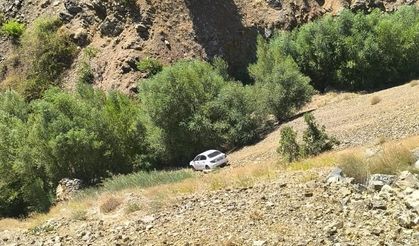 Otomobil uçuruma yuvarlandı: 4 yaralı