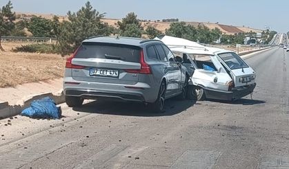 İki aracın çarpıştığı trafik kazansında: 1’i ağır 6 yaralı