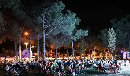 Yaz akşamları çocukların neşesiyle renkleniyor