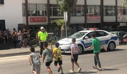 Kuran kursu öğrencilerine trafik eğitimi