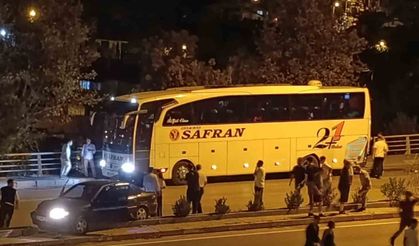 Otomobilin otobüse çarptığı anlar kamerada