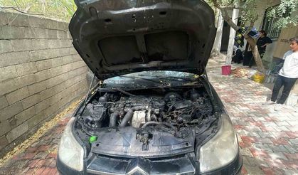 Park halindeki otomobilde çıkan yangına müdahale edildi