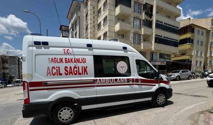 Seyir halinde motosiklet devrilirken, sürücüsü yaralandı