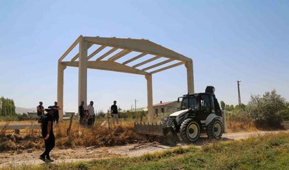 Kamu alanlarını işgal eden yapılar kaldırılıyor