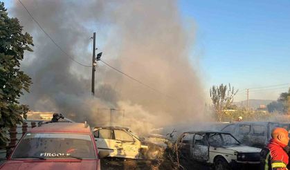 Araç deposunda yangın çıktı, 5 otomobil 30 motosiklet yandı