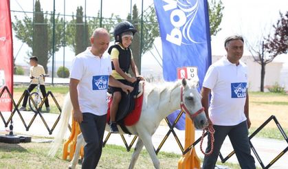 Minikler at binmenin heyecanını yaşadı