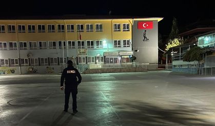 Gece bekçileri okulların güvenliği için görev başında