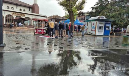 Sağanak altında cuma namazı