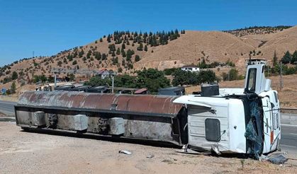 Tanker devrildi, yaralıya ilk müdahaleyi vatandaşlar yaptı
