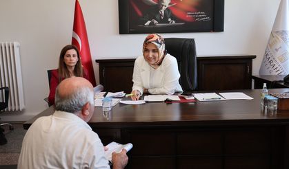 Vali vatandaşların sorunlarını dinledi