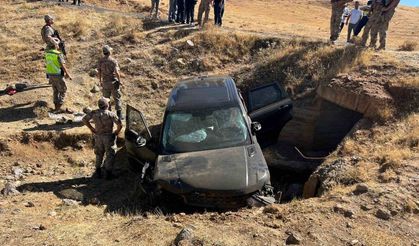 Takla atan araç şarampole uçtu: 3 yaralı