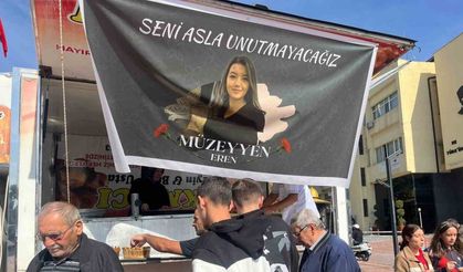 Vefat eden çalışma arkadaşları için lokma dağıttılar