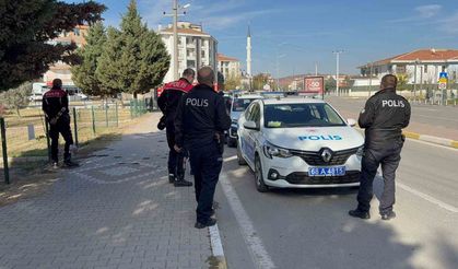 16 yaşındaki çocuk parkta bıçaklandı