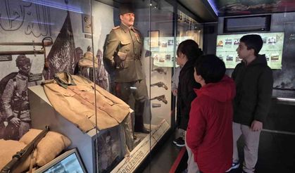 Destanı anlatan tıra yoğun ilgi