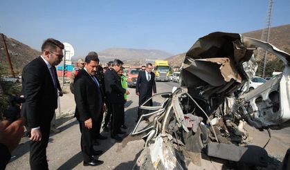 Freni arızalanan kamyon, ışıkta bekleyen 8 araca çarptı: 4 yaralı