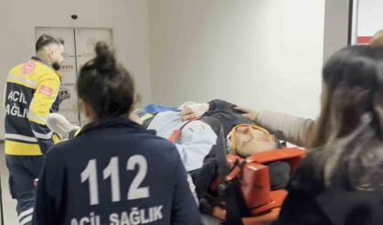 Kamyonet traktöre arkadan çarptı: 1 yaralı