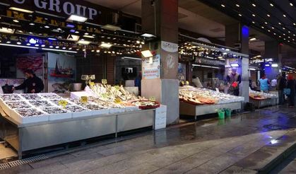 Son 35 yılın en bereketli hamsi sezonunu yaşıyor