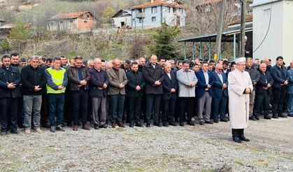 Onlarca kişinin mezar yeri taşınmıştı, gıyabi cenaze namazı kılındı