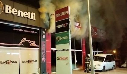 Ortağı cinaye *tten tutuklanan oto galeri kundaklandı, 5 araç küle döndü