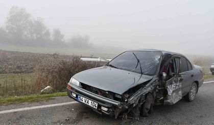 İki otomobil çapıştı: 3 yaralı