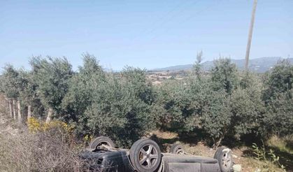 Şarampole yuvarlanan otomobildeki anne ve 5 yaşındaki çocuğu yaralandı