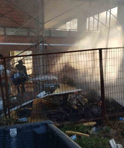 İnşaat atıklarının alev alması paniğe yol açtı