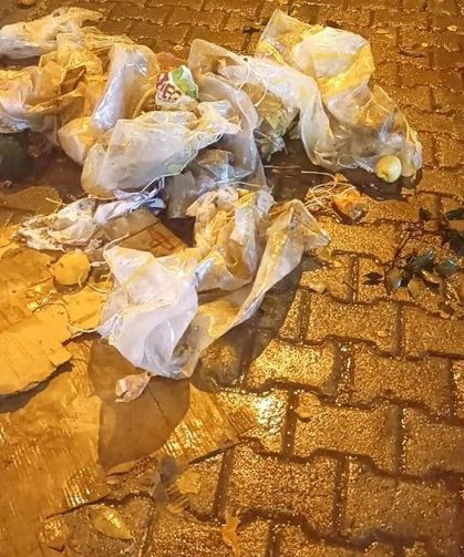 Uyarılara rağmen pazar yerini kirleten esnaf cezadan kurtulamadı