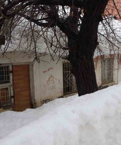 Kar yığınları kardan kaleye dönüştü