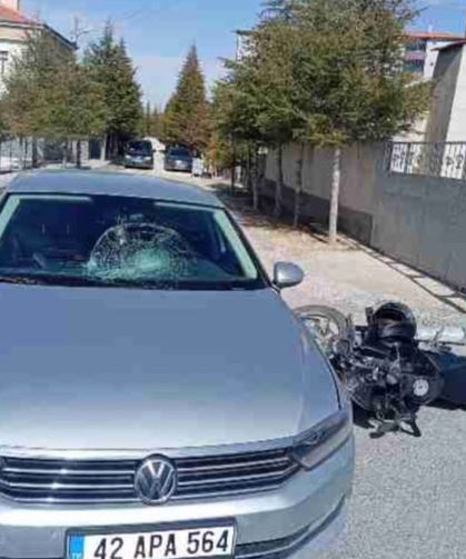Otomobille motosiklet çarpıştı: 1 yaralı