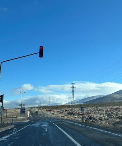 Niğde’de zarar gören trafik ışıkları tamir edildi