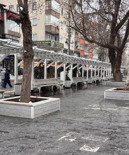 Niğde’de kar yağışı sonrası çarşı boş kaldı