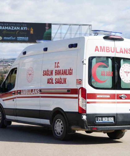 Dolmuşta tartıştığı genci bıçakla yaralayan kadın gözaltına alındı