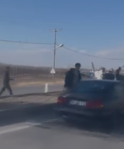 Niğde’de otomobil takla attı