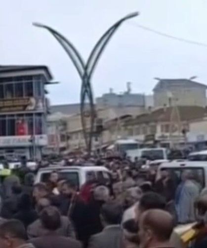 Taşlı sopalı kavga: 3 yaralı