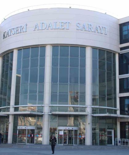 Eşini öldürmeye teşebbüsten ceza alan sanık yeniden yargılanıyor