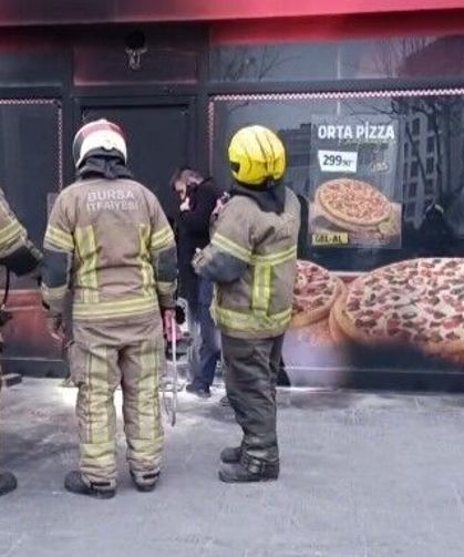 'Maaşları ödemedi' diye 2 işletmeyi benzin döküp yakmış