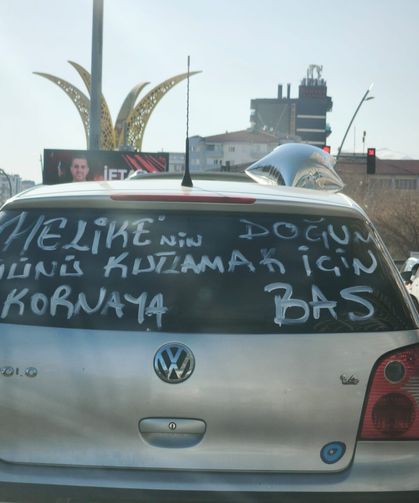 Doğum gününü kornayla kutladılar!