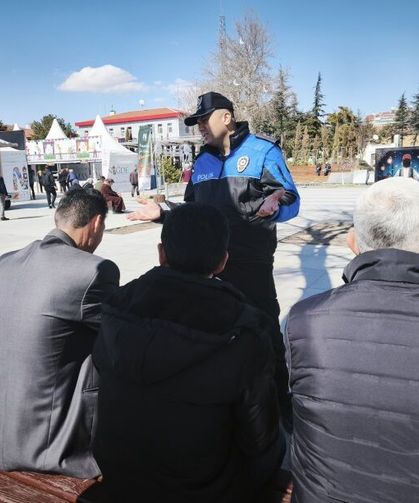 Niğde’de Emniyetten dolandırıcılığa karşı sahada uyarı