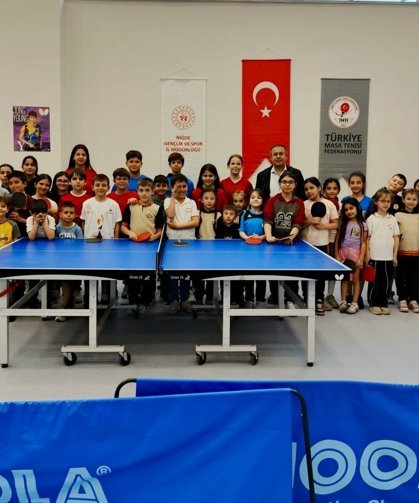 23 Nisan’da minik raketler sahne aldı