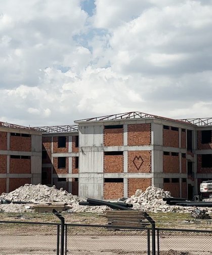 Niğde'de cezaevi inşaatından düşen işçi yaralandı