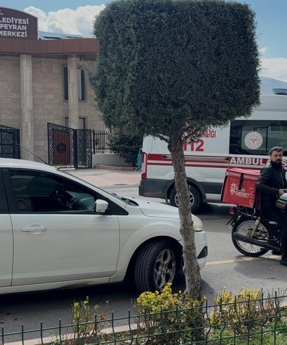 Niğde’de motor kurye ile otomobil çarpıştı: 1 Yaralı