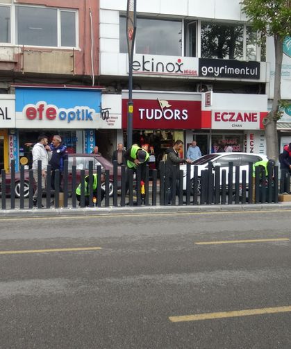 Orta refüjlere ışıklandırmalı bariyer çalışması