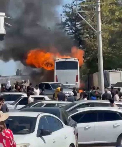 Tur otobüsü alev aldı