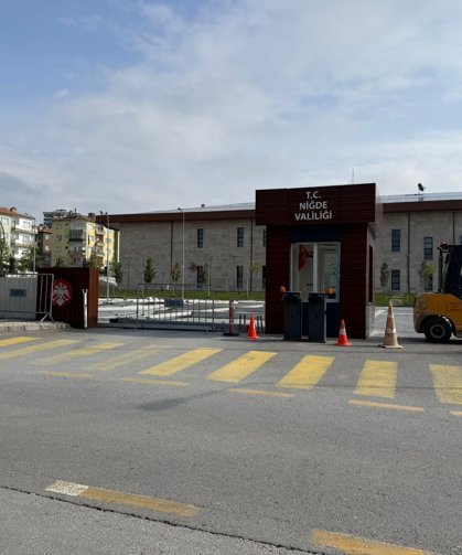 Niğde’de kitap fuarı hazırlığı için otopark kapatıldı