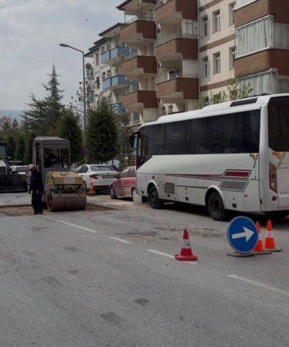 Niğde’de yol onarımı: Cadde trafiğe kapatıldı