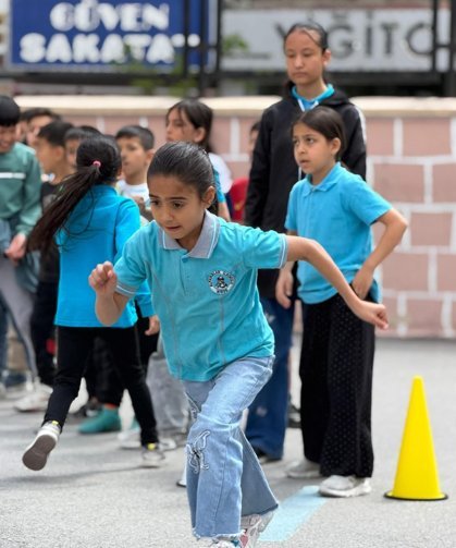 Niğde'de minik adımlar pistte buluştu