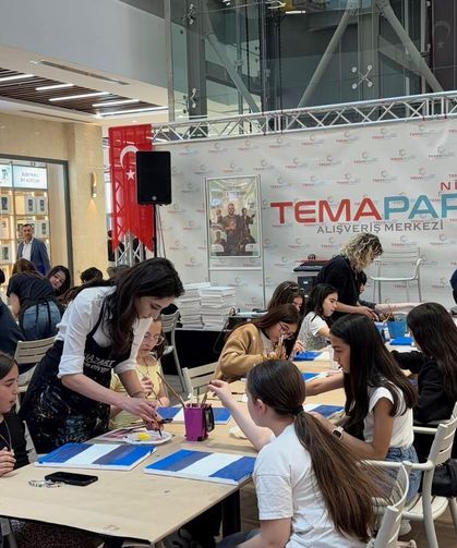 Niğde’de 19 Mayıs için tuval boyama etkinliği düzenlendi